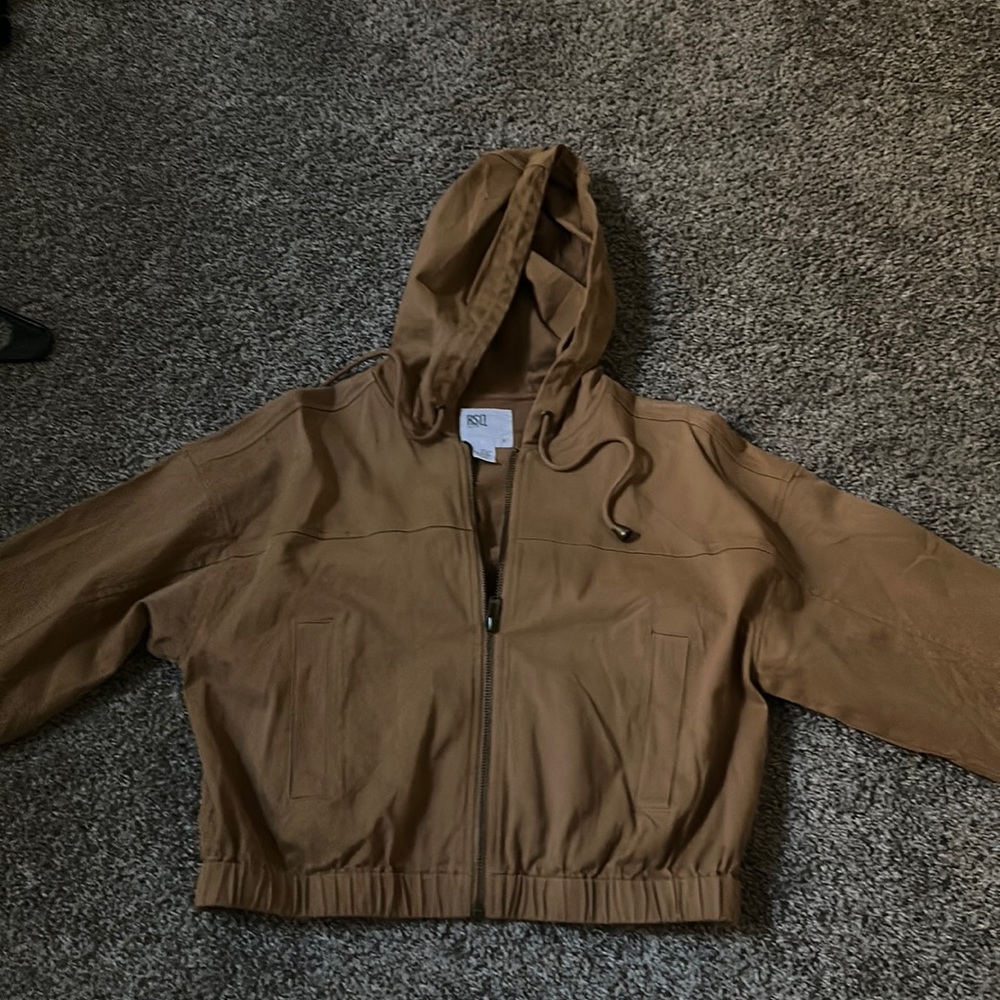 Half jacket, brand new, size medium